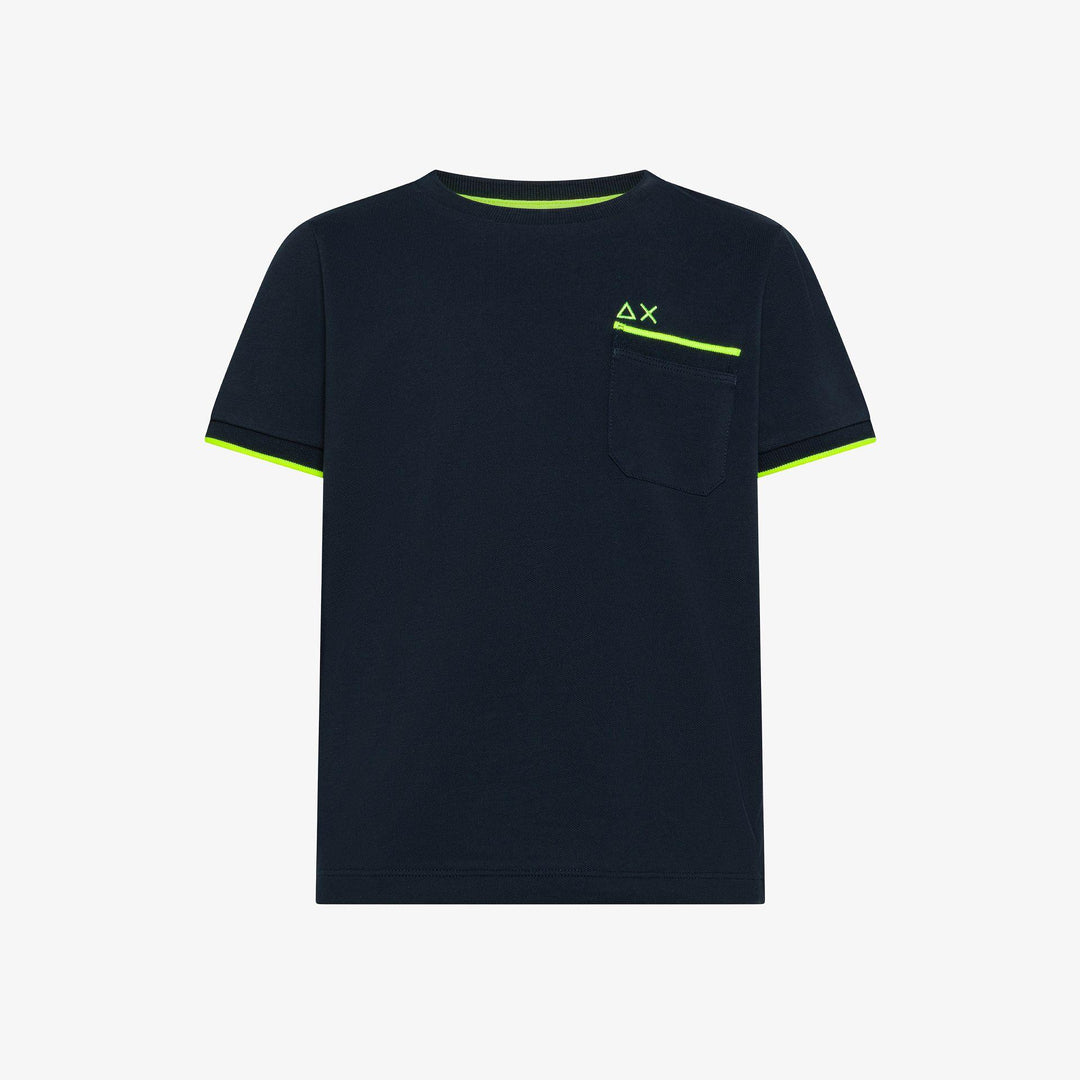 T-shirt da bambino in cotone piquet elastico con taschino e logo fluo T36319KBLU SUN 68